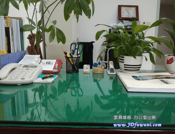 南京钢化玻璃桌垫，南京办公桌玻璃桌垫